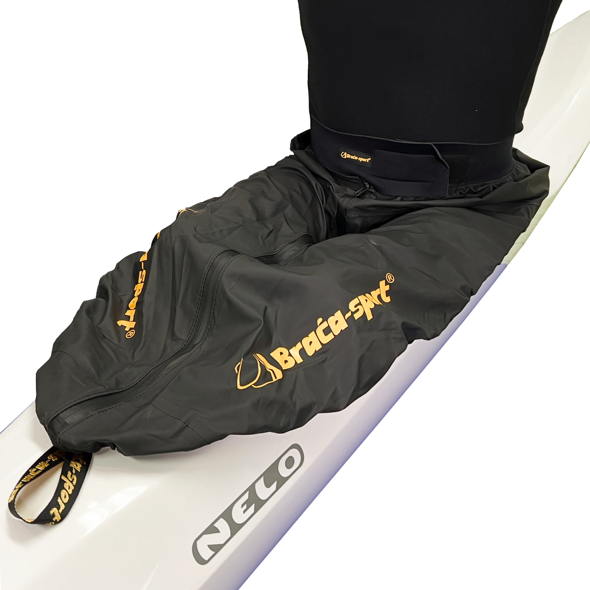 Braca Marathon Spray Skirt mit Reißverschluss, weiß, am Cockpit