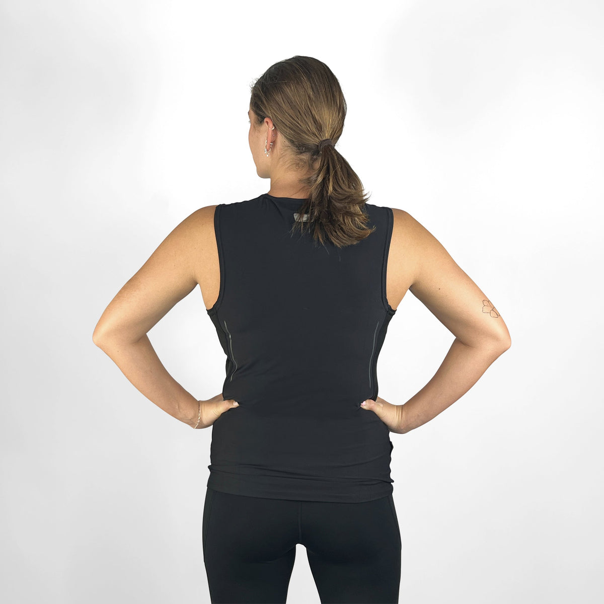 Vaikobi VCOLD Base Layer Vest black back female model