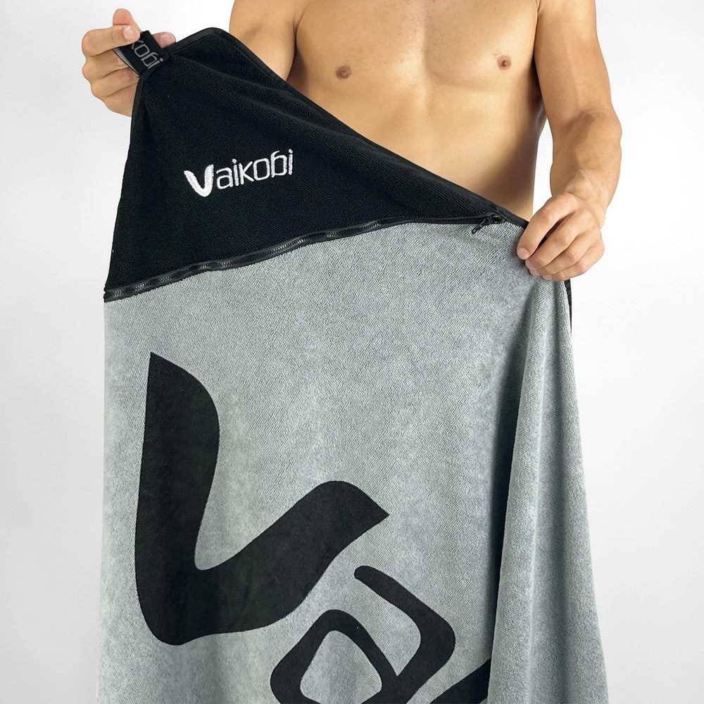 Vaikobi Beach Towel with Zip Pocket Grey - zip pocket detail