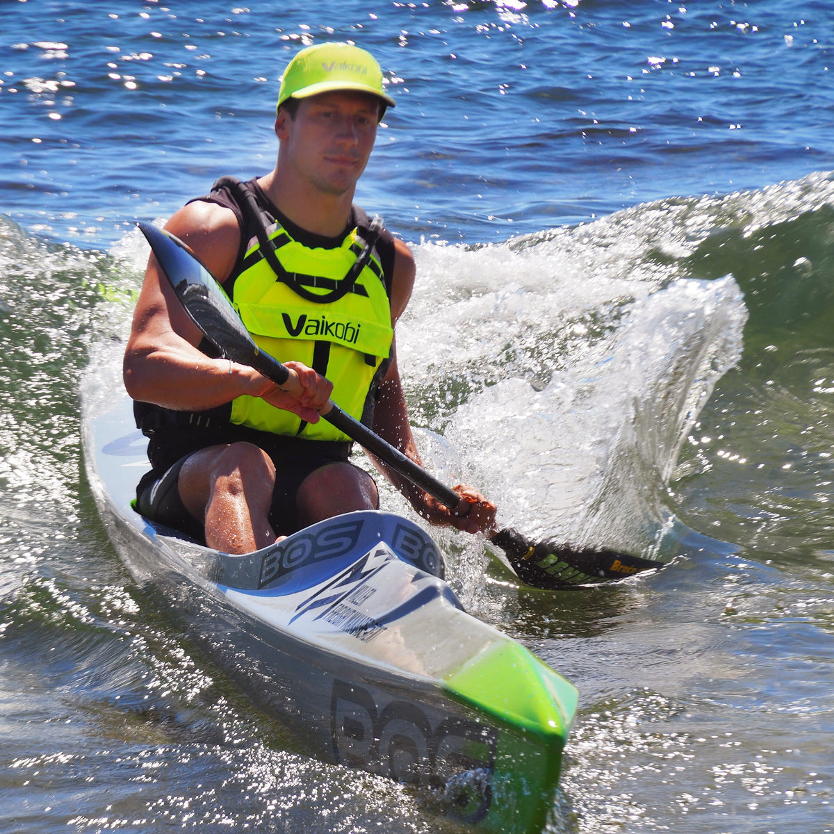 Vaikobi VXP II Race Schwimmweste Gelb – Paddler in den Wellen