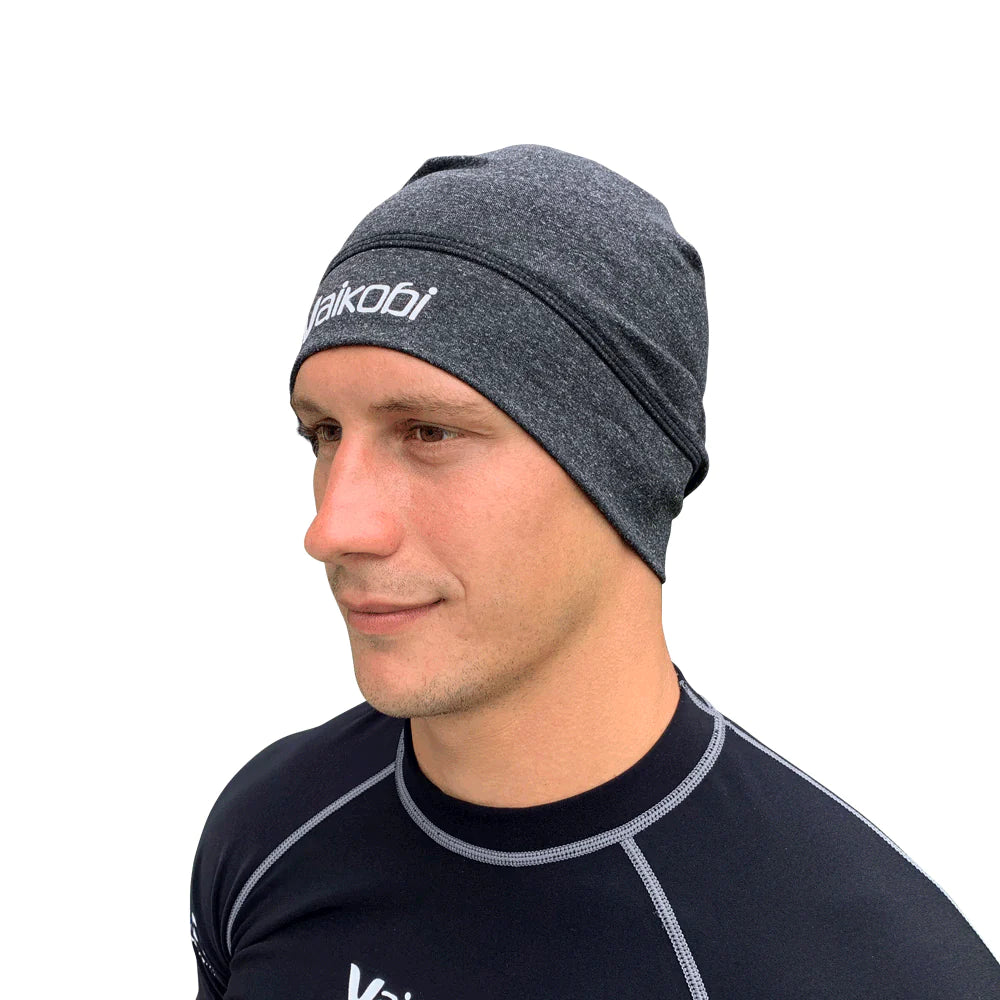 Vaikobi Fleece Beanie - mit männlichem Model