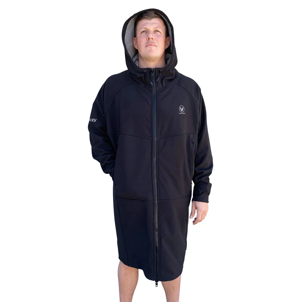 Vaikobi Beach Coat black, front view with closed zip, male model