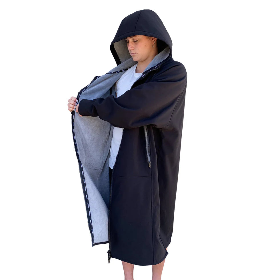 Vaikobi Beach Coat black, front view with  open zip