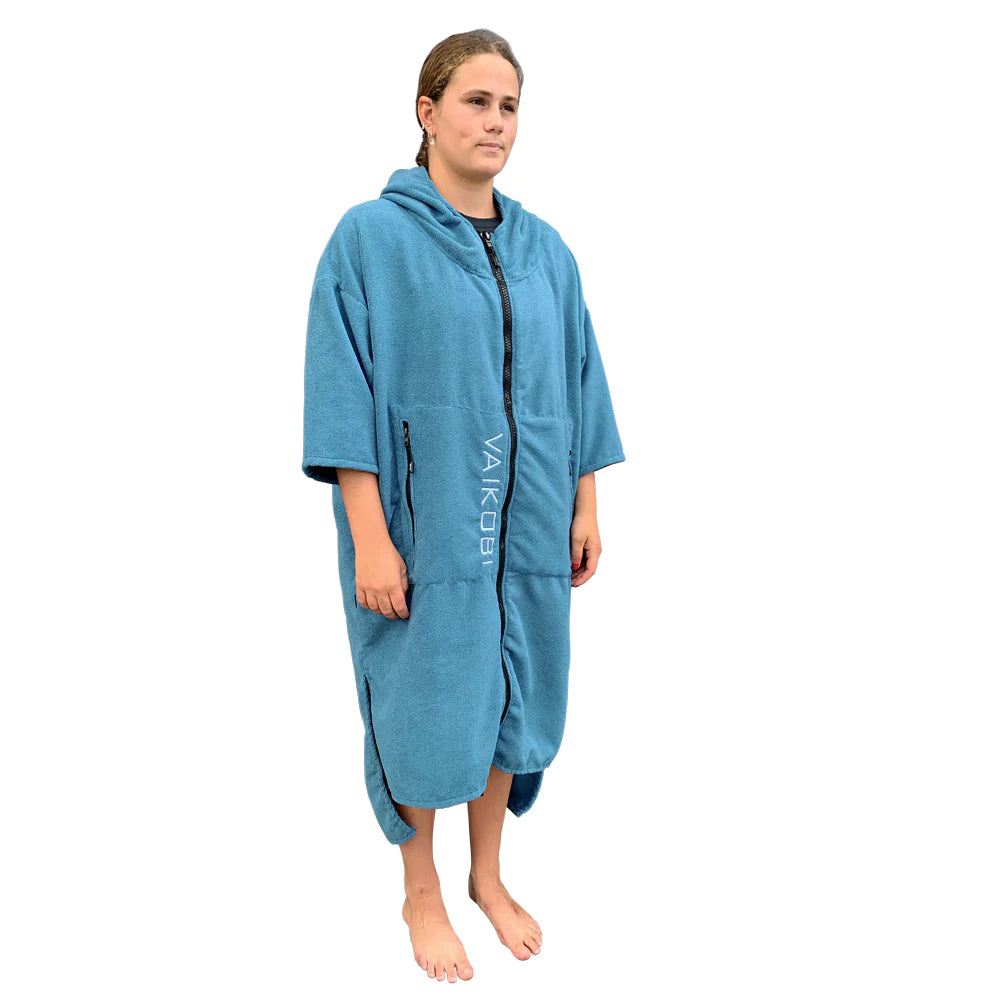 Vaikobi Hooded Change Towel ocean with female model profile